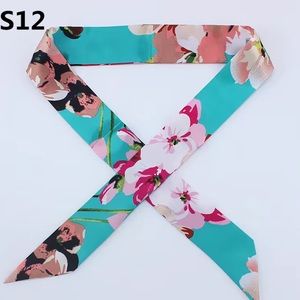 👜 NWT-Blue & Pink Floral Pattern Purse Twilly 👜